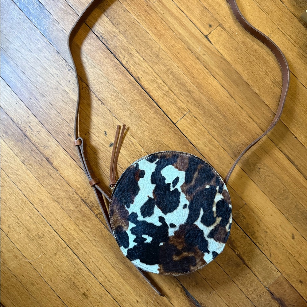 Madewell Simple Circle Crossbody bag in calf hair